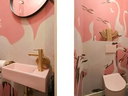 Maatwerk sanitair en tegelwerk in een gerenoveerde badkamer.