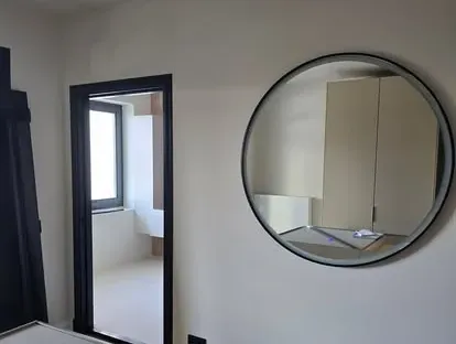 Afgewerkte badkamer na renovatie door KOZ BOUW BV in de regio Den Haag.