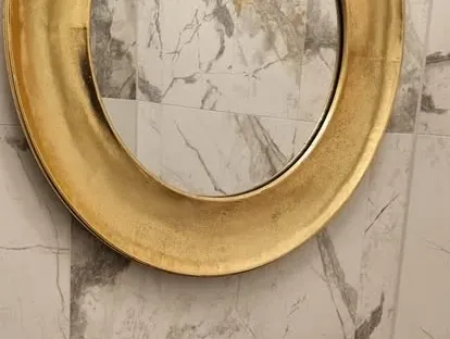 Afgewerkte badkamer na renovatie door KOZ BOUW BV in de regio Den Haag.