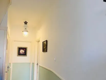 Afgewerkte badkamer na renovatie door KOZ BOUW BV in de regio Den Haag.