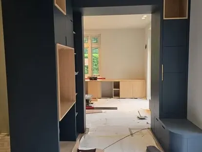 Afgewerkte badkamer na renovatie door KOZ BOUW BV in de regio Den Haag.
