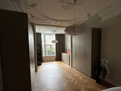 Afgewerkte badkamer na renovatie door KOZ BOUW BV in de regio Den Haag.
