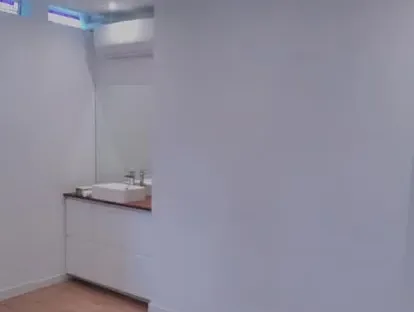 Bedrijfsruimte gerenoveerd en afgewerkt door KOZ BOUW BV.