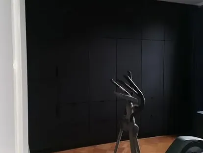 Interieur van een bedrijfspand na bouwkundige renovatie.