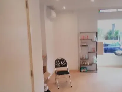 Bedrijfsruimte gerenoveerd en afgewerkt door KOZ BOUW BV.
