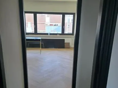Bedrijfsruimte gerenoveerd en afgewerkt door KOZ BOUW BV.