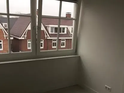 Bedrijfsruimte gerenoveerd en afgewerkt door KOZ BOUW BV.