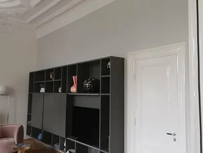Bedrijfsruimte gerenoveerd en afgewerkt door KOZ BOUW BV.