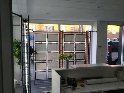 Bedrijfsruimte gerenoveerd en afgewerkt door KOZ BOUW BV.