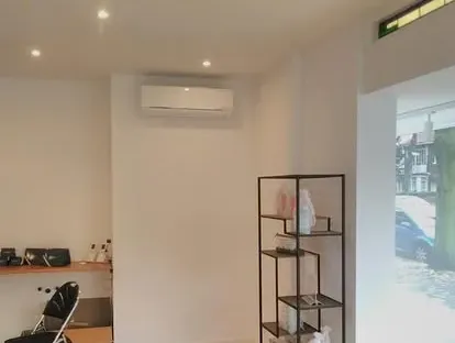 Interieur van een bedrijfspand na bouwkundige renovatie.