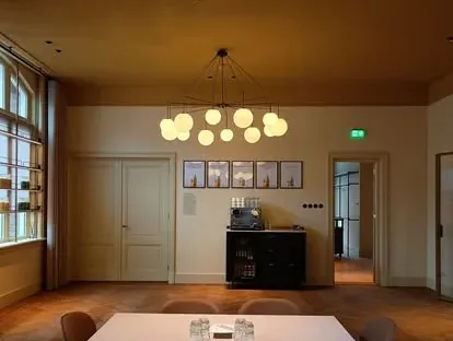 Interieur van een bedrijfspand na bouwkundige renovatie.