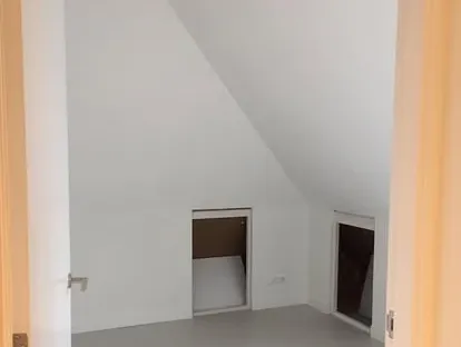 Bedrijfsruimte gerenoveerd en afgewerkt door KOZ BOUW BV.