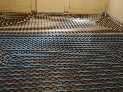 Bouwkundige voorbereiding en uitvoering op een projectlocatie.