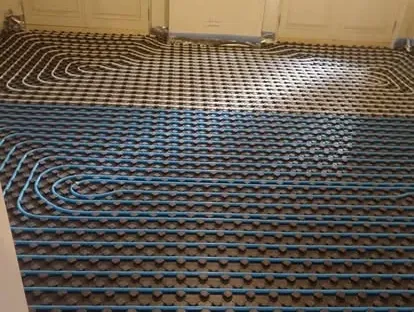 Bouwkundige voorbereiding en uitvoering op een projectlocatie.