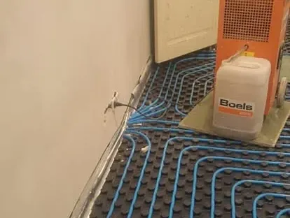 Werk in uitvoering tijdens een renovatieproject van KOZ BOUW BV.