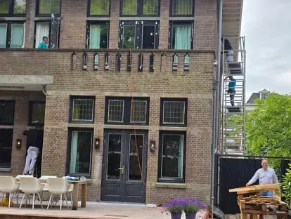 Gevel- en buitenrenovatie uitgevoerd door KOZ BOUW BV.