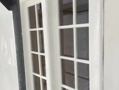 Kozijnen, gevel en buitenwerk na werkzaamheden van KOZ BOUW BV.