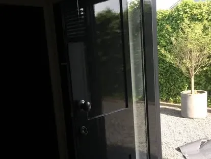 Kozijnen, gevel en buitenwerk na werkzaamheden van KOZ BOUW BV.