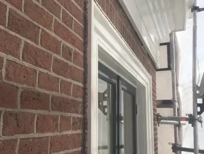 Gevel- en buitenrenovatie uitgevoerd door KOZ BOUW BV.