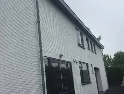 Kozijnen, gevel en buitenwerk na werkzaamheden van KOZ BOUW BV.