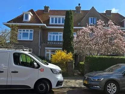 Kozijnen, gevel en buitenwerk na werkzaamheden van KOZ BOUW BV.