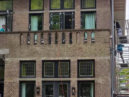 Kozijnen, gevel en buitenwerk na werkzaamheden van KOZ BOUW BV.