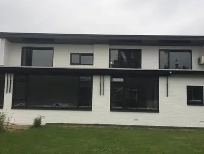 Gevel- en buitenrenovatie uitgevoerd door KOZ BOUW BV.