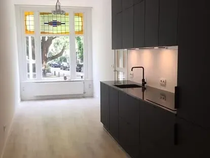 Kozijnen, gevel en buitenwerk na werkzaamheden van KOZ BOUW BV.