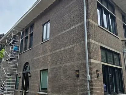 Gevel- en buitenrenovatie uitgevoerd door KOZ BOUW BV.