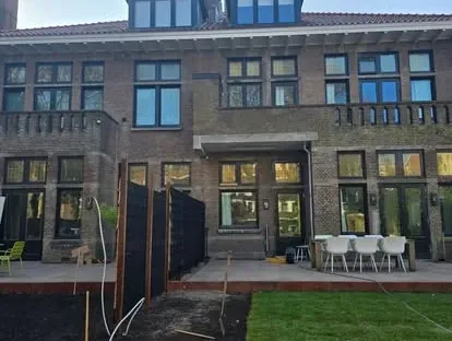 Gevel- en buitenrenovatie uitgevoerd door KOZ BOUW BV.