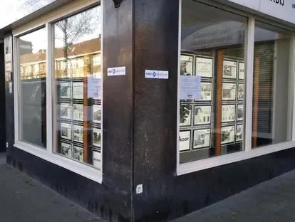 Gevel- en buitenrenovatie uitgevoerd door KOZ BOUW BV.