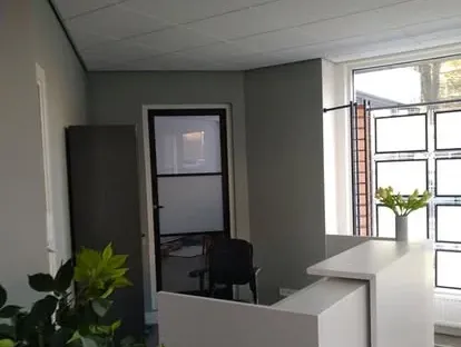Kozijnen, gevel en buitenwerk na werkzaamheden van KOZ BOUW BV.