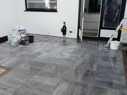 Gevel- en buitenrenovatie uitgevoerd door KOZ BOUW BV.