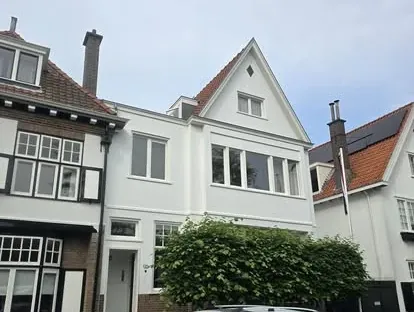 Kozijnen, gevel en buitenwerk na werkzaamheden van KOZ BOUW BV.