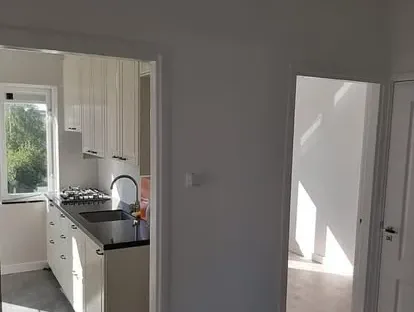 Gerenoveerde keuken met maatwerk afwerking door KOZ BOUW BV.
