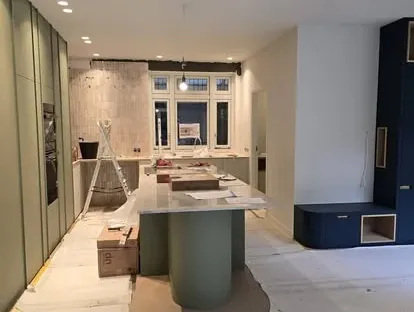 Nieuwe keuken als onderdeel van een complete woningrenovatie.