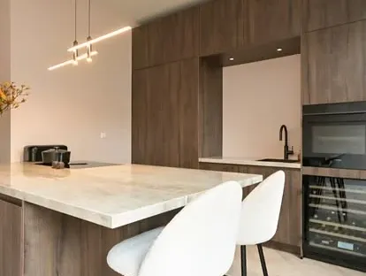 Nieuwe keuken als onderdeel van een complete woningrenovatie.