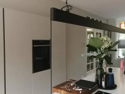 Nieuwe keuken als onderdeel van een complete woningrenovatie.