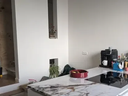 Gerenoveerde keuken met maatwerk afwerking door KOZ BOUW BV.
