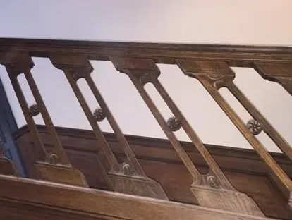 Vernieuwde woonruimte met zorgvuldig schilder- en afbouwwerk.