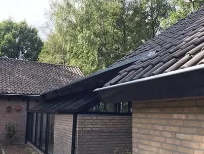 Nieuwe leefruimte gerealiseerd met een geïsoleerde woninguitbouw.